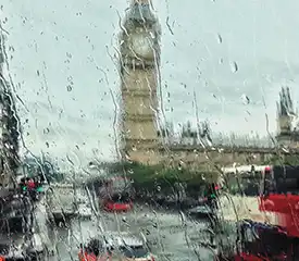 El Big Ben en tarde lluviosa
