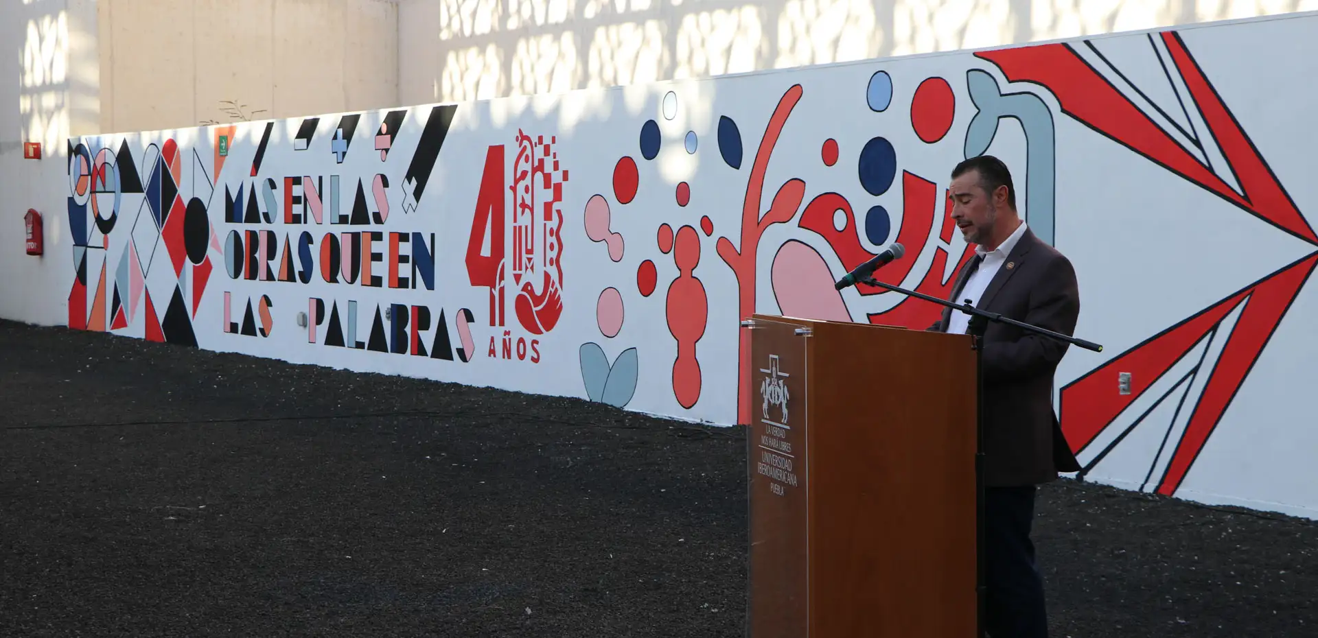 Inauguración mural 40 años