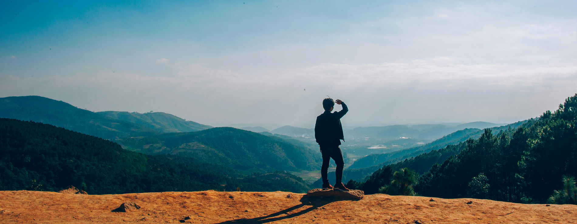 Persona en un cerro