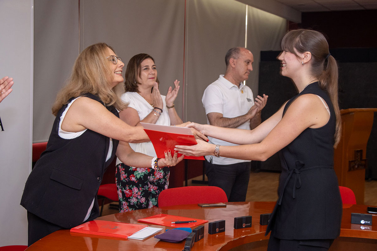 Entrega reconocimientos CENEVAL
