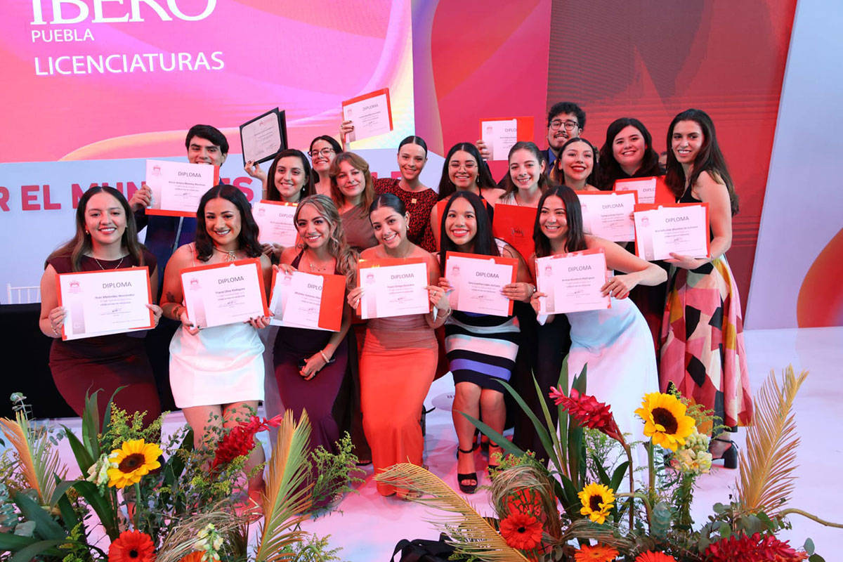 Graduación Licenciaturas V25